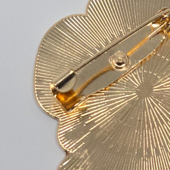 Lest We Forget Red Enamel Poppy Brooch Lapel Pin Gold Tone Floral Remembrance - Picture 5 of 8